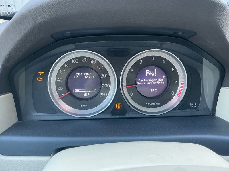 Volvo V70 2.5 T Kinetic — zdjęcie 13