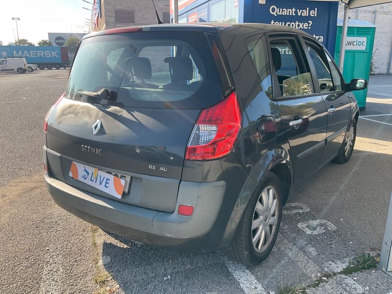 Renault Scenic 1.5 dCi Dynamique — zdjęcie 2