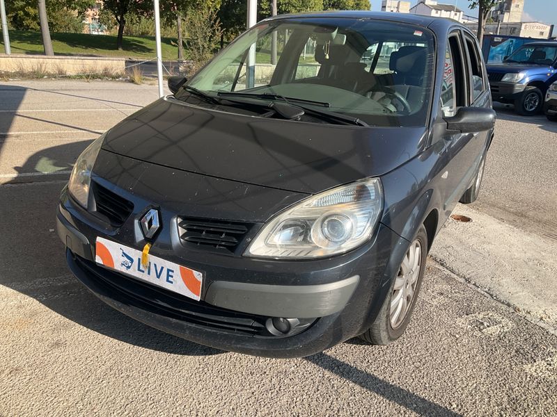Renault Scenic 1.5 dCi Dynamique — zdjęcie 1