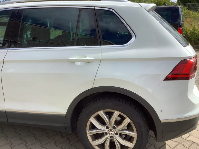 Volkswagen Tiguan 2.0 TDI Highline 4Motion BlueMotion Tech — zdjęcie 3