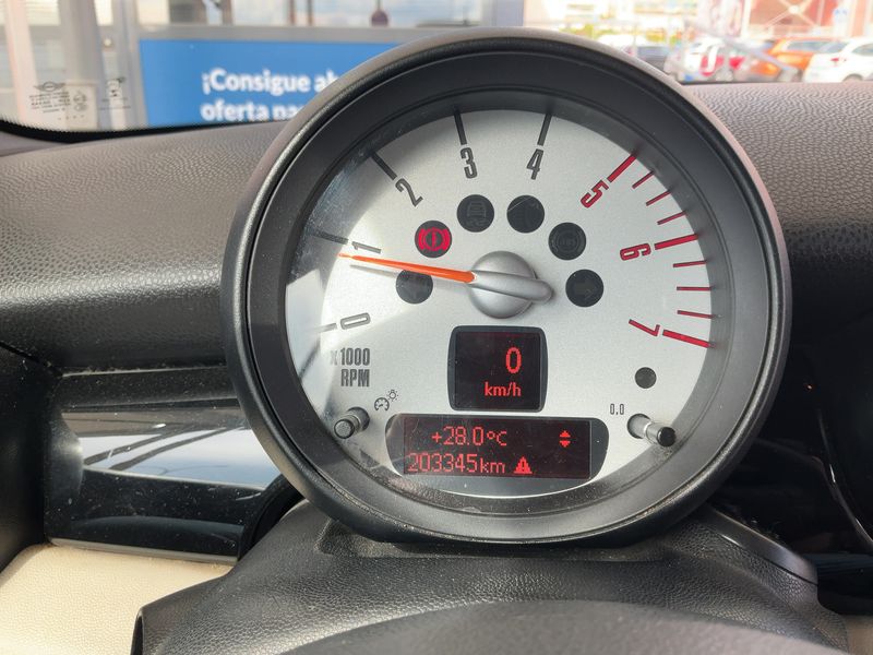 MINI Cabrio Cooper D — zdjęcie 13