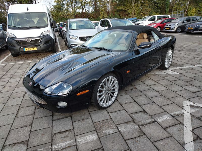 Jaguar XK8 4.0 V8 — zdjęcie 1