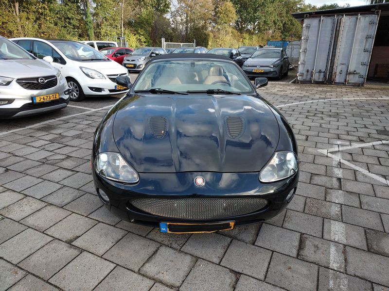 Jaguar XK8 4.0 V8 — zdjęcie 7