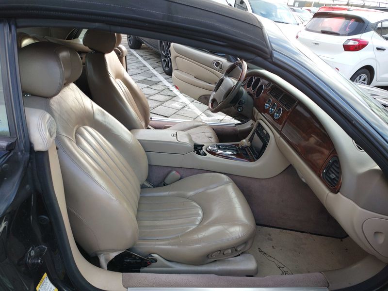 Jaguar XK8 4.0 V8 — zdjęcie 10
