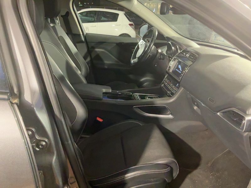 Jaguar F-Pace 30d R-Sport AWD — zdjęcie 11