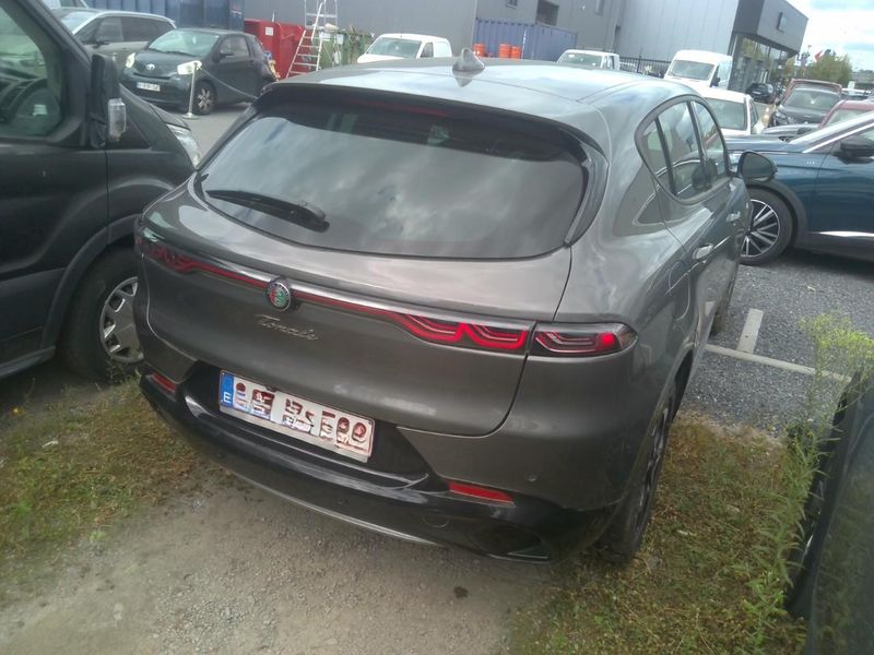 Alfa Romeo Tonale 1.3 Plug-in Hybrid Ti AWD — zdjęcie 3