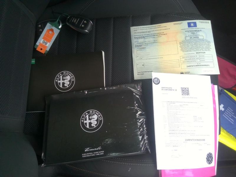 Alfa Romeo Tonale 1.3 Plug-in Hybrid Ti AWD — zdjęcie 9
