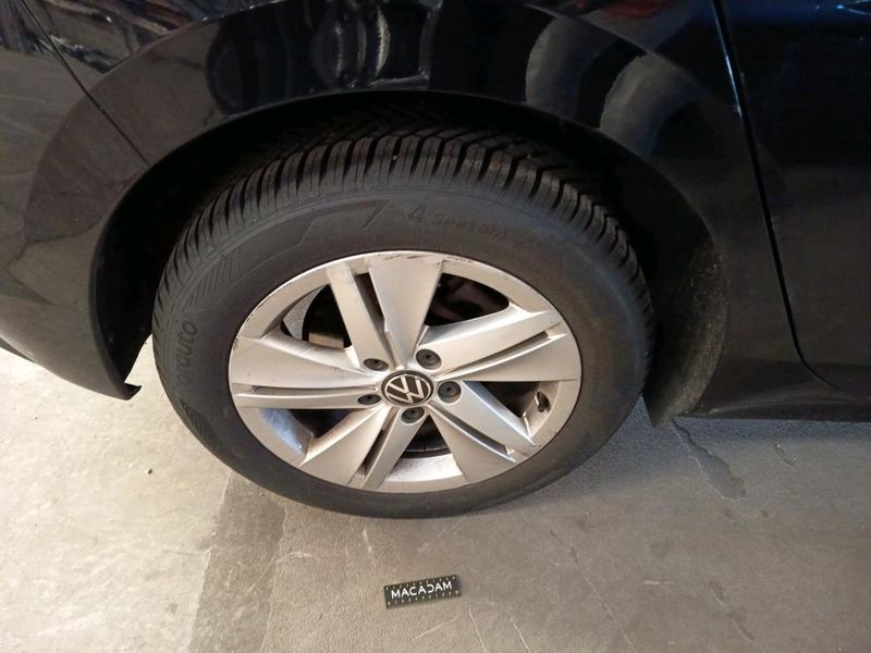Volkswagen Golf VIII 1.0 eTSI Life Plus — zdjęcie 17