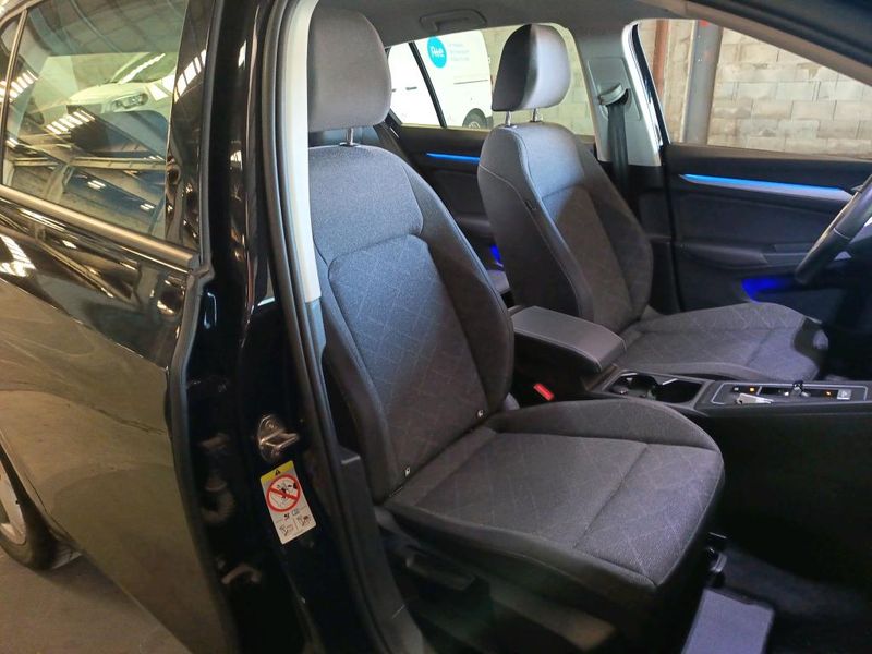Volkswagen Golf VIII 1.0 eTSI Life Plus — zdjęcie 6