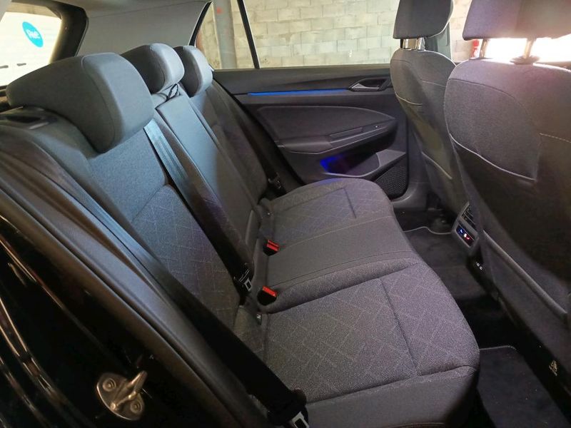 Volkswagen Golf VIII 1.0 eTSI Life Plus — zdjęcie 11