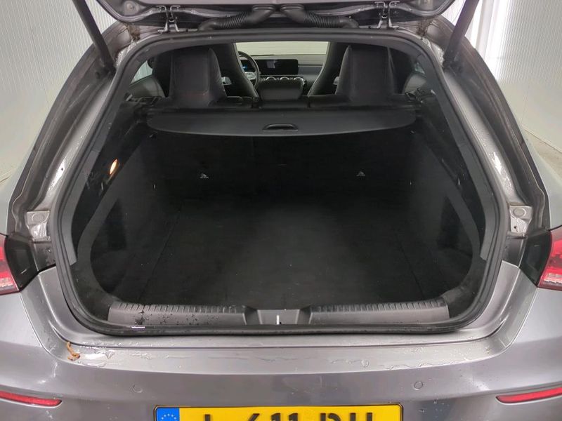 Mercedes-Benz CLA-Klasse CLA 180 Shooting Brake AMG Line — zdjęcie 7
