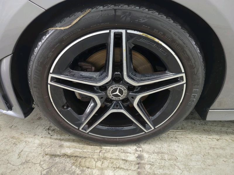 Mercedes-Benz CLA-Klasse CLA 180 Shooting Brake AMG Line — zdjęcie 12