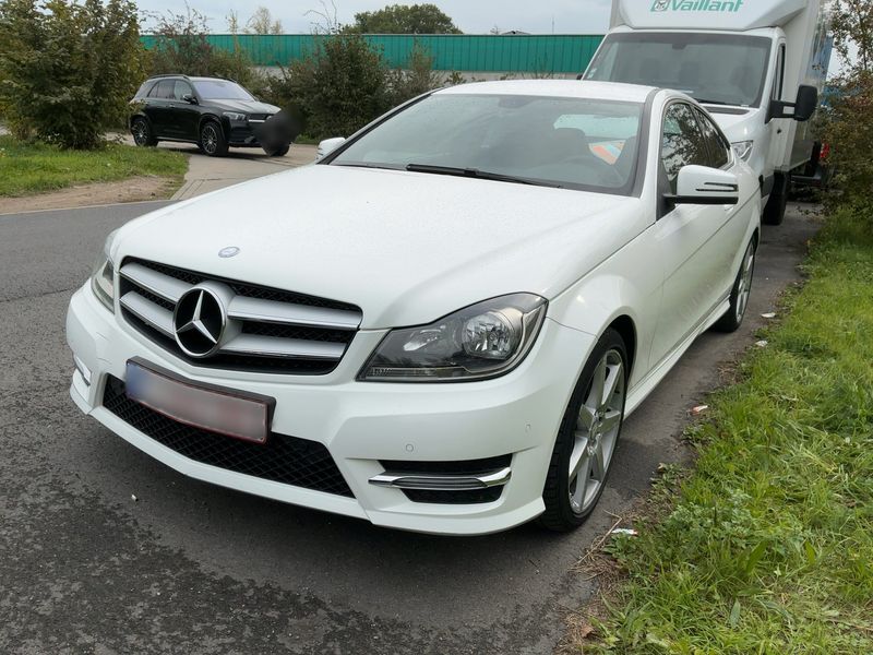 Mercedes-Benz C-Klasse C 180 CGI BlueEfficiency — zdjęcie 1