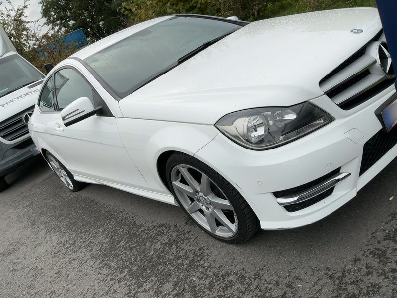 Mercedes-Benz C-Klasse C 180 CGI BlueEfficiency — zdjęcie 8