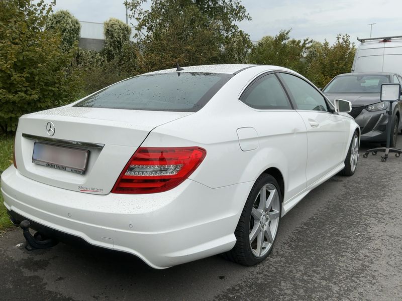 Mercedes-Benz C-Klasse C 180 CGI BlueEfficiency — zdjęcie 6