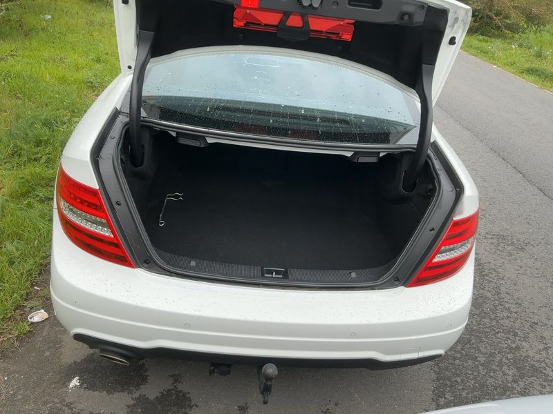 Mercedes-Benz C-Klasse C 180 CGI BlueEfficiency — zdjęcie 10