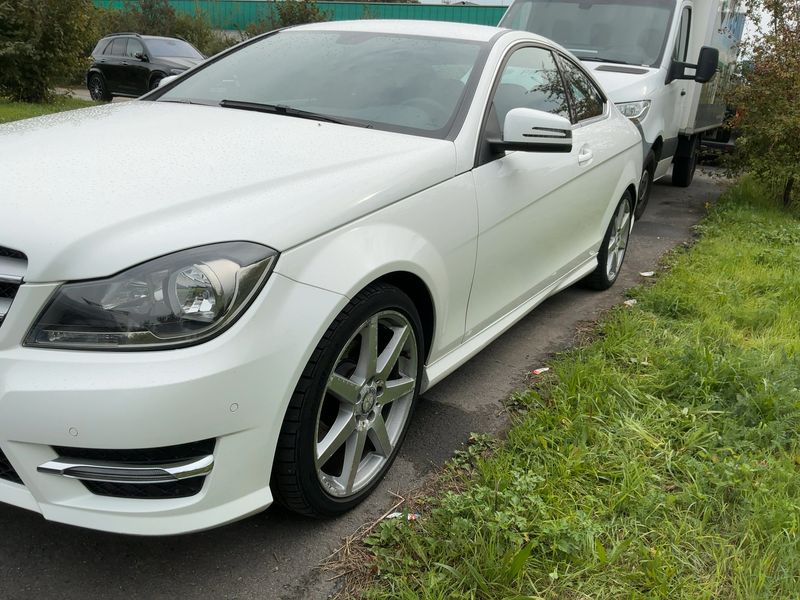 Mercedes-Benz C-Klasse C 180 CGI BlueEfficiency — zdjęcie 2