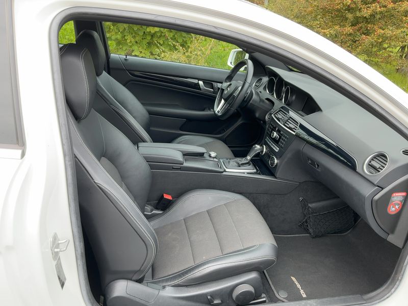 Mercedes-Benz C-Klasse C 180 CGI BlueEfficiency — zdjęcie 11