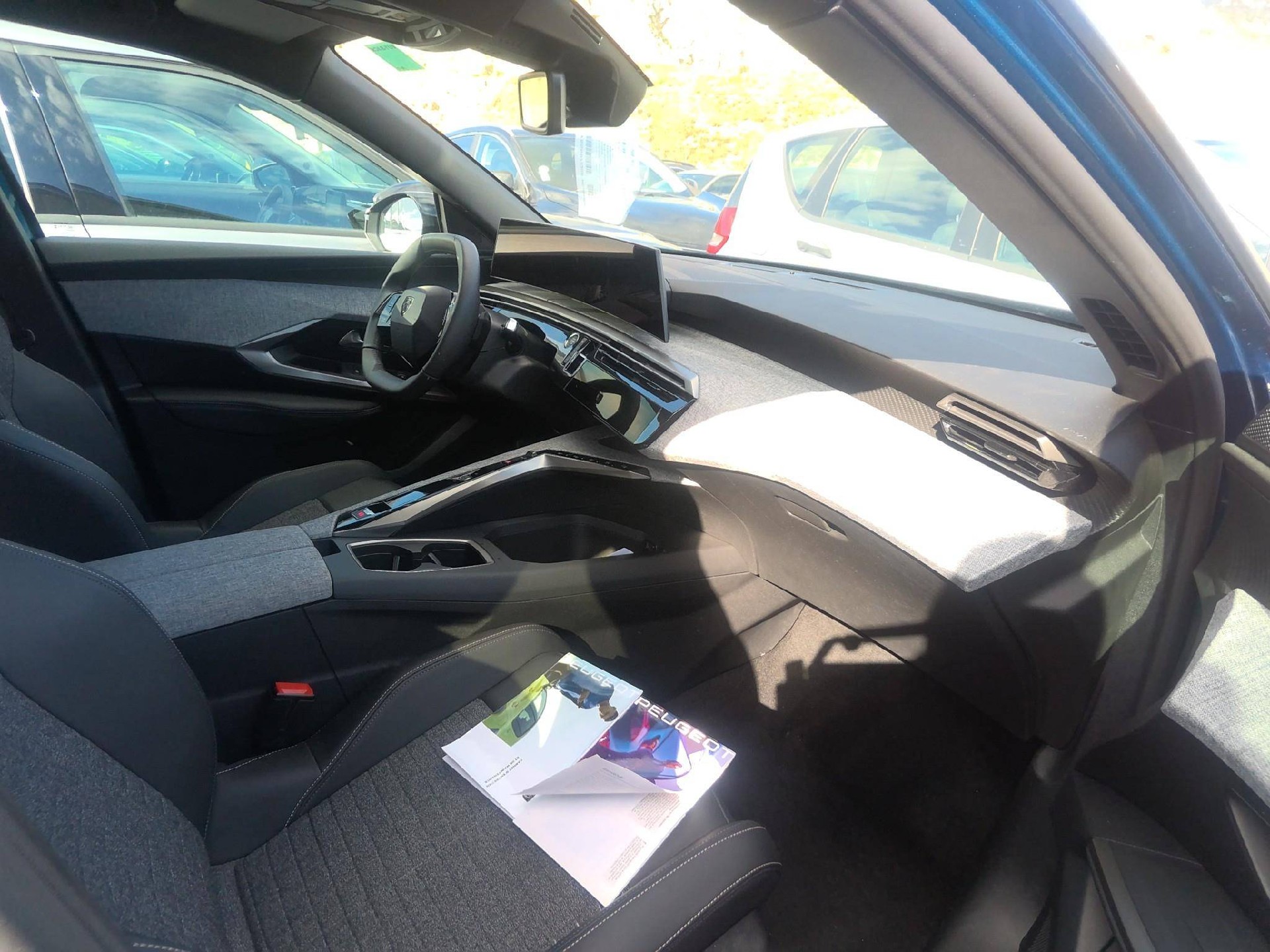 Peugeot 5008 1.2 Mild-Hybrid Allure — zdjęcie 4