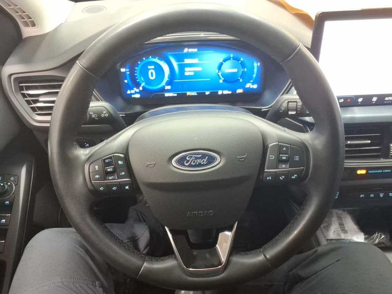 Ford Focus 1.5 TDCi EcoBlue Active X — zdjęcie 12
