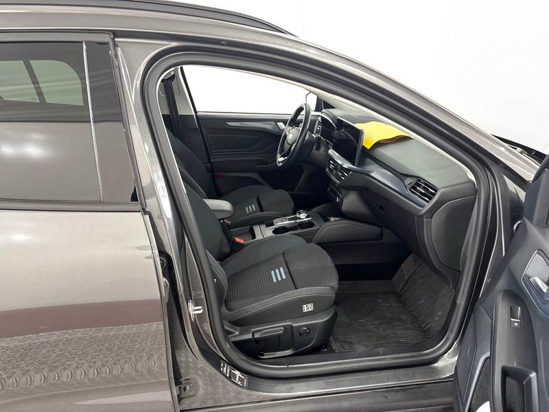 Ford Focus 1.5 TDCi EcoBlue Active X — zdjęcie 6