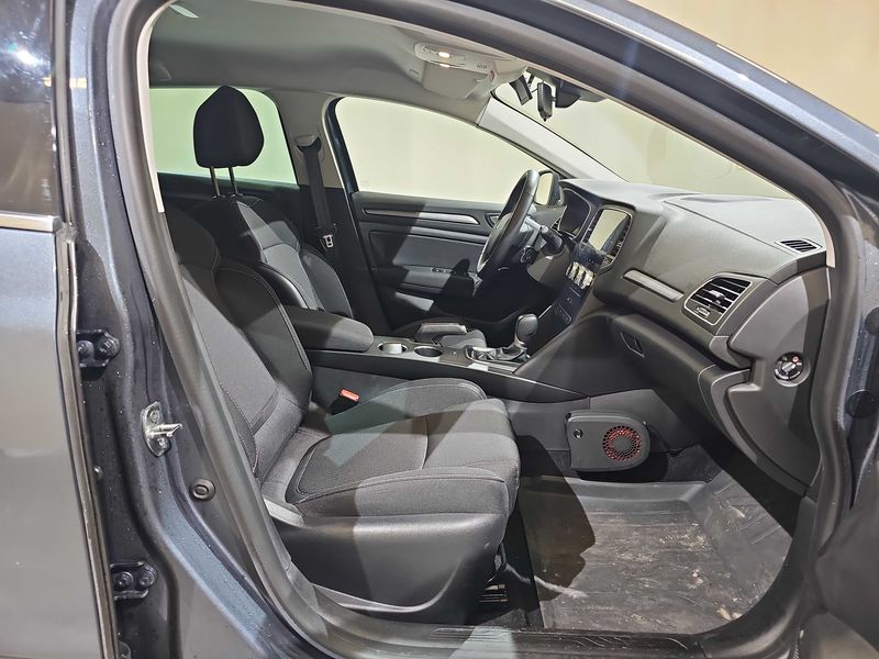 Renault Megane 1.5 BLUE dCi Techno — zdjęcie 10