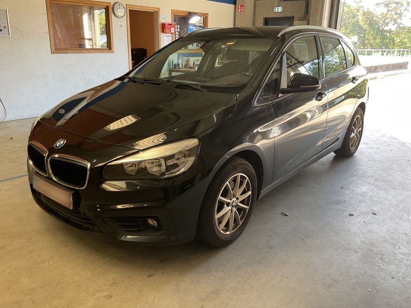 BMW 2er 218i Active Tourer Advantage — zdjęcie 1