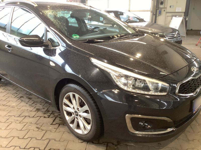 Kia cee'd 1.6 CRDi Dream Team — zdjęcie 8