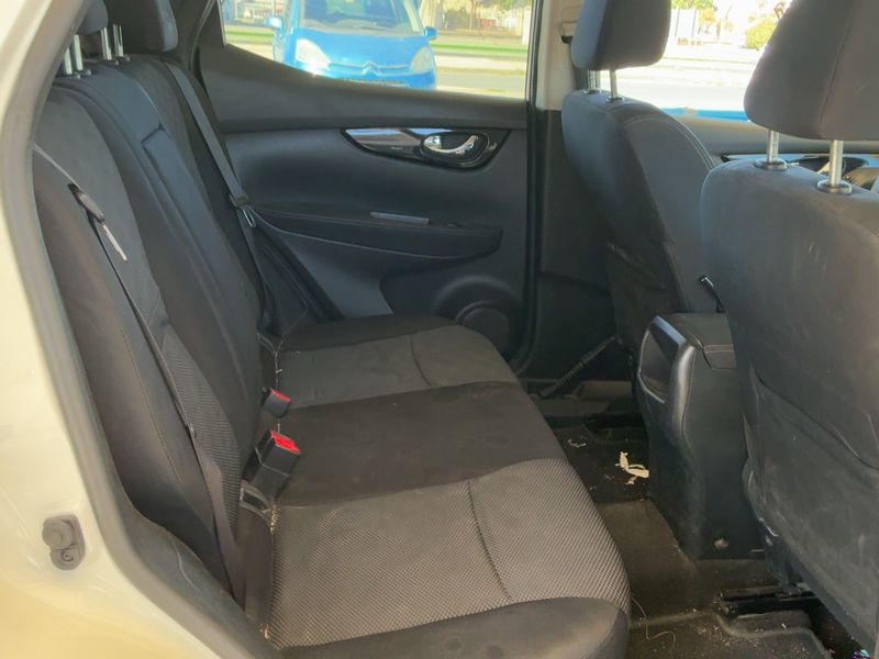 Nissan Qashqai 1.5 Turbodiesel N-Connecta — zdjęcie 14