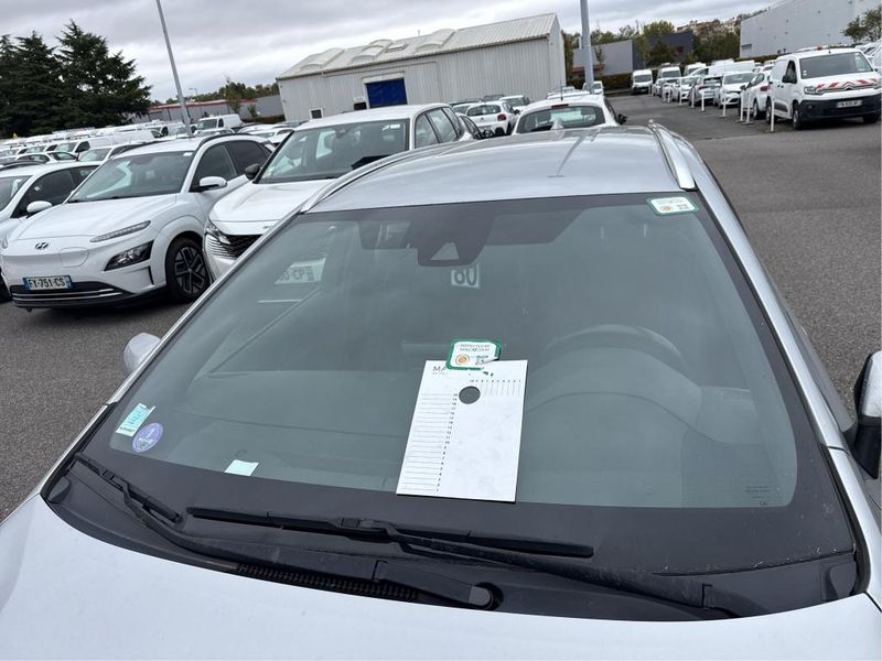Toyota Corolla 2.0 Hybrid Dynamic Business — zdjęcie 30