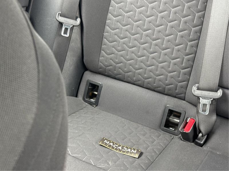 Toyota Corolla 2.0 Hybrid Dynamic Business — zdjęcie 21