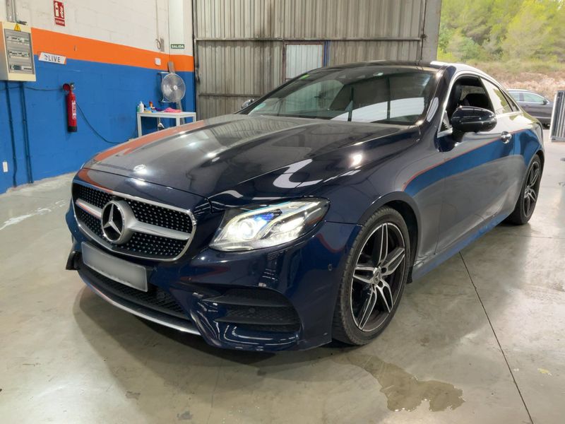 Mercedes-Benz E-Klasse E 220 d AMG Line — zdjęcie 1