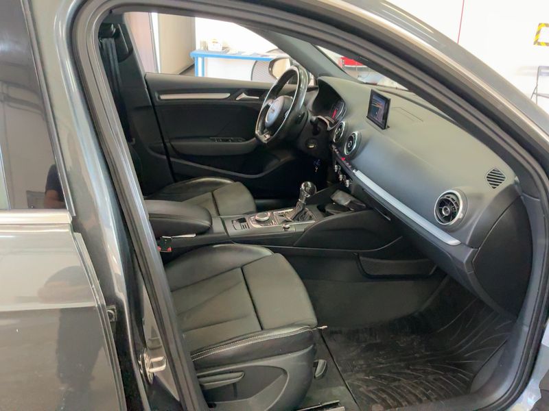 Audi A3 Sportback 1.6 TDI S line Sportpaket — zdjęcie 11