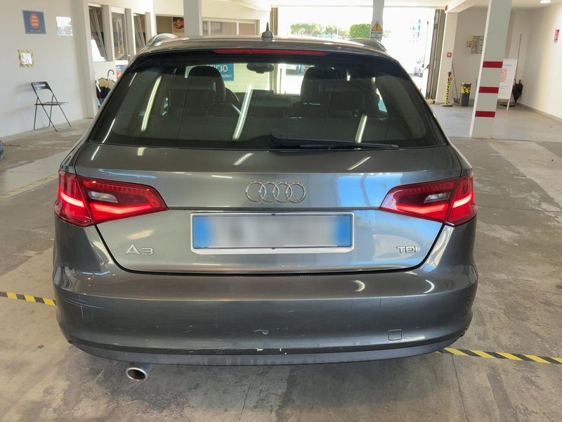 Audi A3 Sportback 1.6 TDI S line Sportpaket — zdjęcie 5