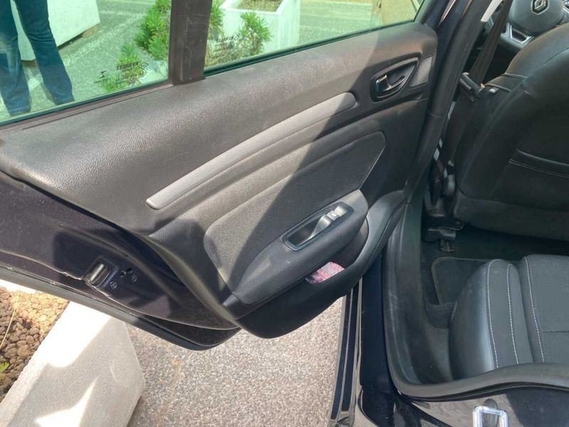 Renault Megane 1.5 BLUE dCi Business Edition — zdjęcie 16