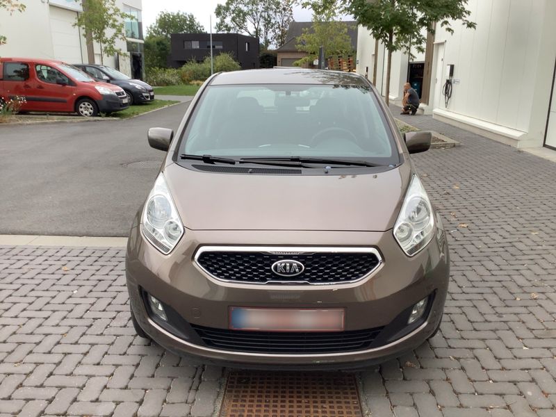 Kia Venga 1.6 Active — zdjęcie 9
