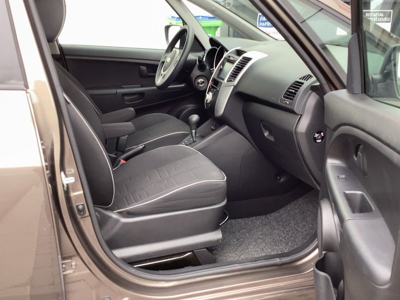 Kia Venga 1.6 Active — zdjęcie 11
