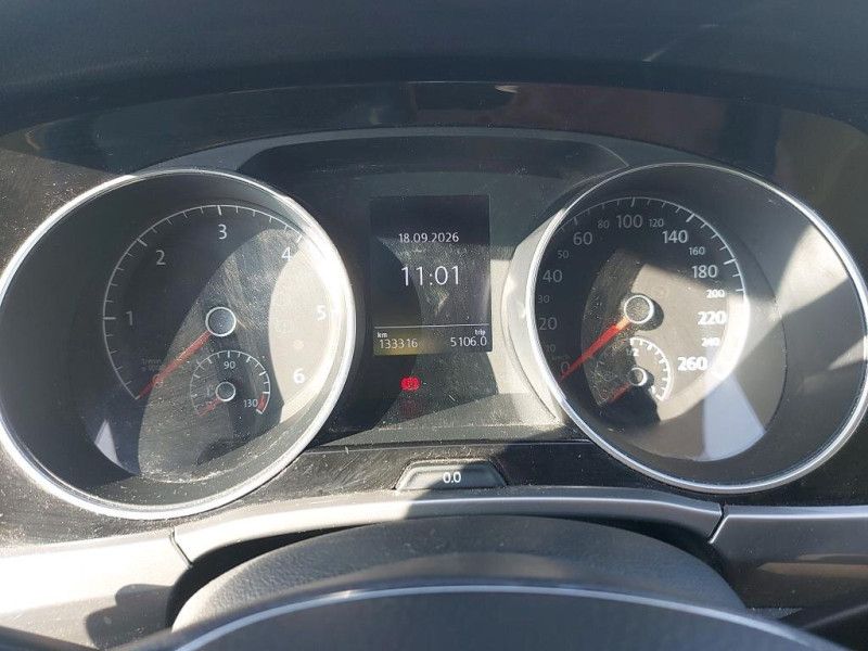 Volkswagen Touran 2.0 TDI Edition BlueMotion Tech — zdjęcie 6