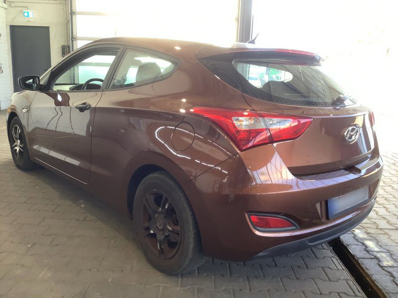 Hyundai i30 1.4 Classic — zdjęcie 3