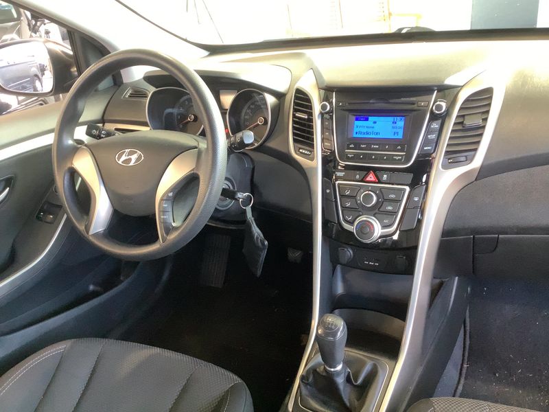 Hyundai i30 1.4 Classic — zdjęcie 12
