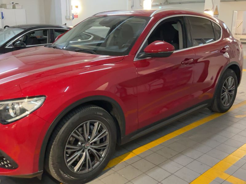 Alfa Romeo Stelvio 2.2 JTDM Business — zdjęcie 2