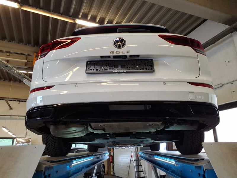 Volkswagen Golf VIII 2.0 TDI R-Line — zdjęcie 29