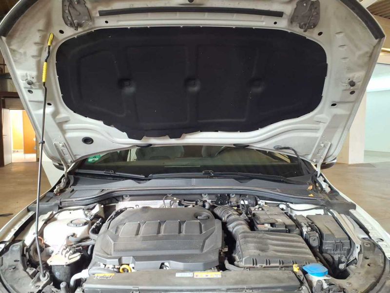 Volkswagen Golf VIII 2.0 TDI R-Line — zdjęcie 25