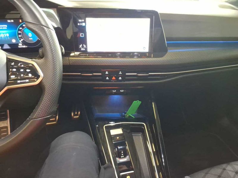 Volkswagen Golf VIII 2.0 TDI R-Line — zdjęcie 17