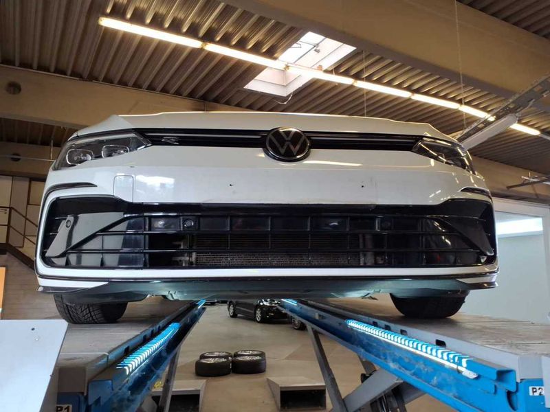 Volkswagen Golf VIII 2.0 TDI R-Line — zdjęcie 27