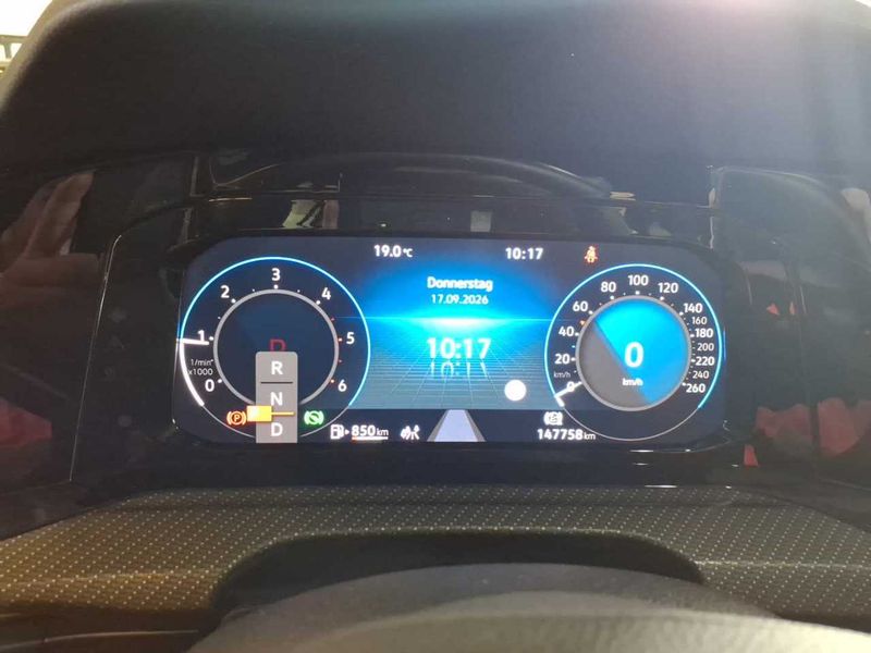 Volkswagen Golf VIII 2.0 TDI R-Line — zdjęcie 8