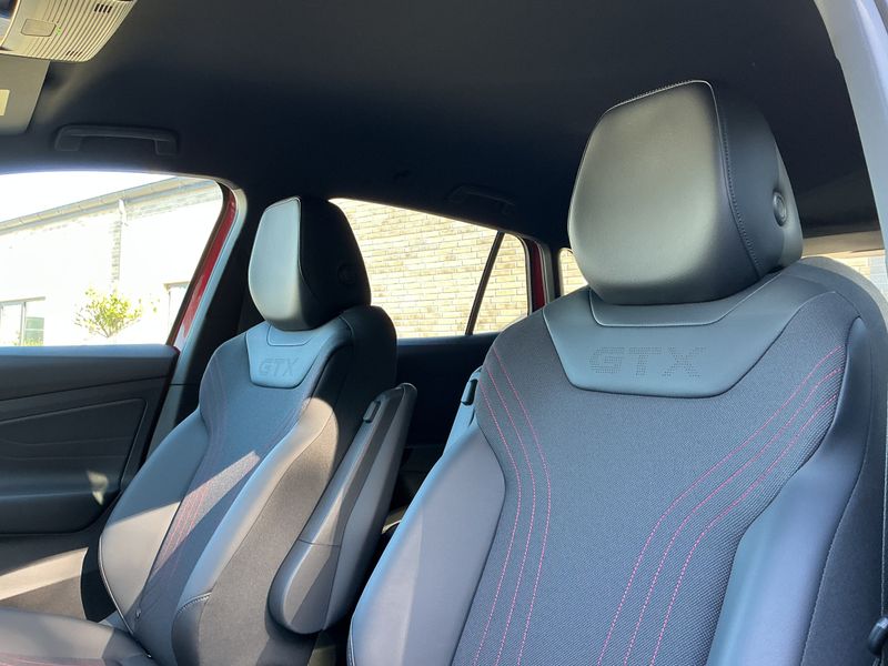 Volkswagen ID.4 electric drive 250 kW GTX mit Infotainment-Paket 4Motion — zdjęcie 9