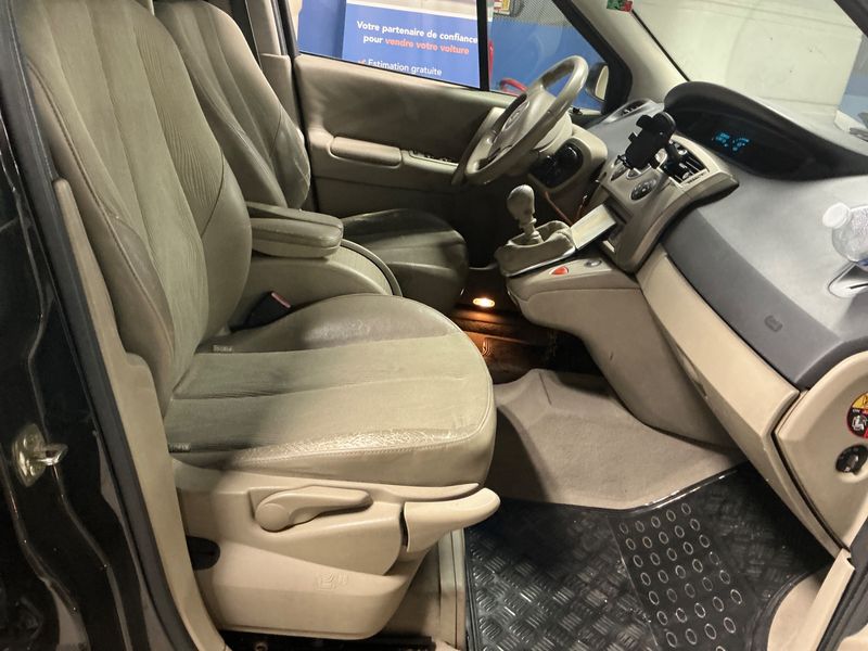 Renault Grand Scenic 2.0 Turbo Privilege — zdjęcie 3