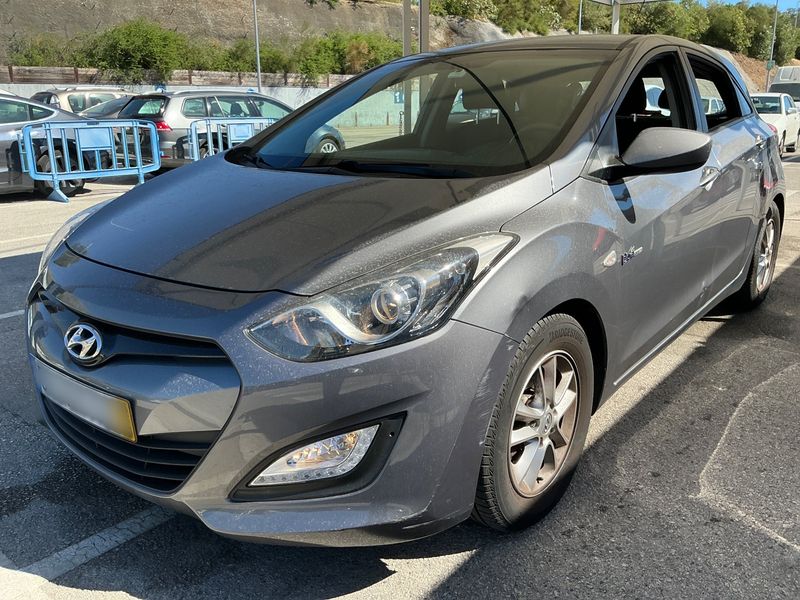 Hyundai i30 1.4 CRDi Essence — zdjęcie 1