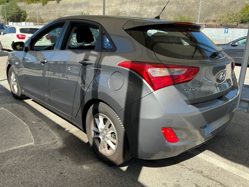 Hyundai i30 1.4 CRDi Essence — zdjęcie 3
